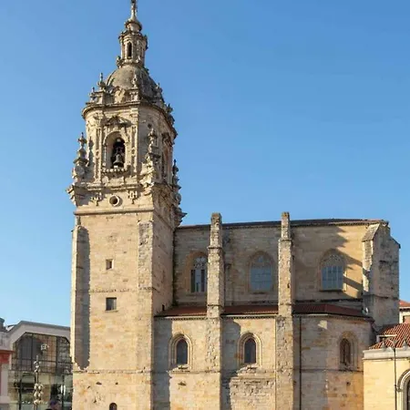 Spacious With Parking In Casco Viejo * Bilbao