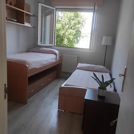 Apartamento Bien Situado Con Parking Apartment *