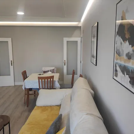 Spacious With Free Parking In Old Town-casco Viejo Apartmán